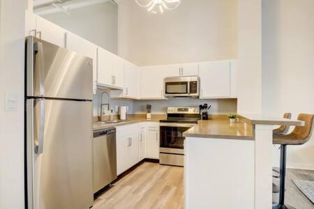 Cozysuites - 1Br With Direct Skybridge Access #1 印第安納波利斯 外观 照片